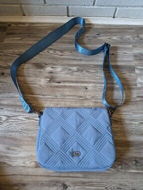 Lug Cloud Go Crossbody with Flap Closure Wink